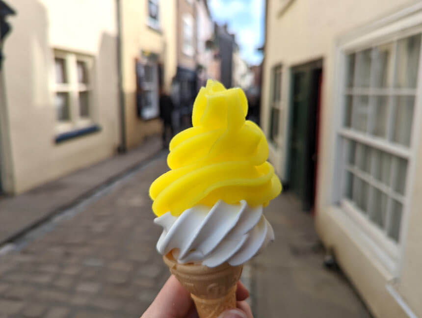 Mmmmm a lemon top! You have to try one when you visit Whitby.