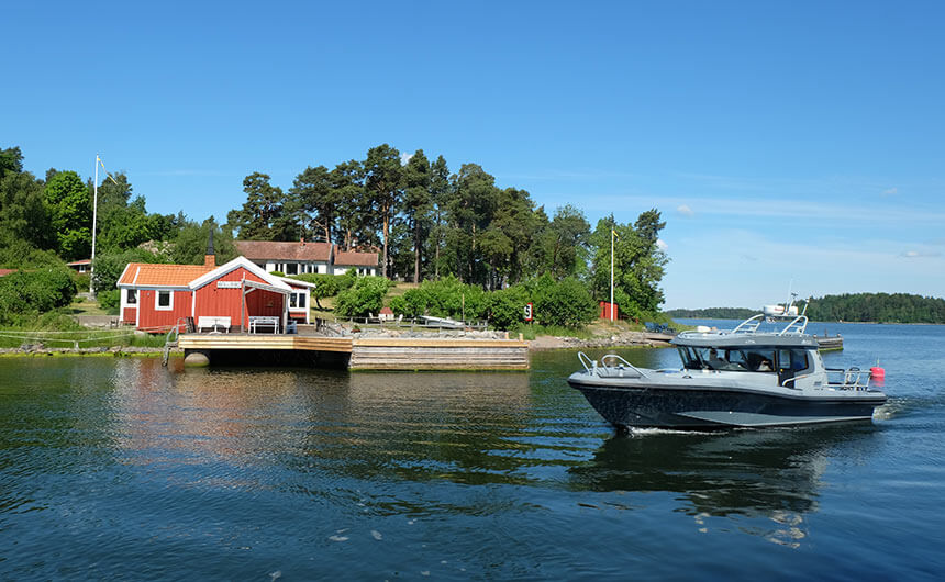 Heading out to Sandhamn in the Stockholm archipelago. The archipelago is dotted with small coves, some with sandy beaches.