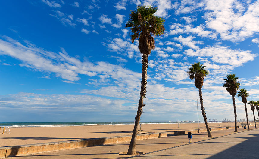 Valencia's long sandy beach makes it a great beach city