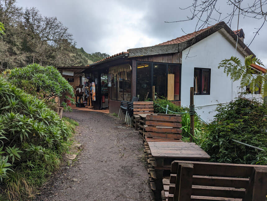 The little Flor da Selva cafe and snack bar is about halfway along the trail