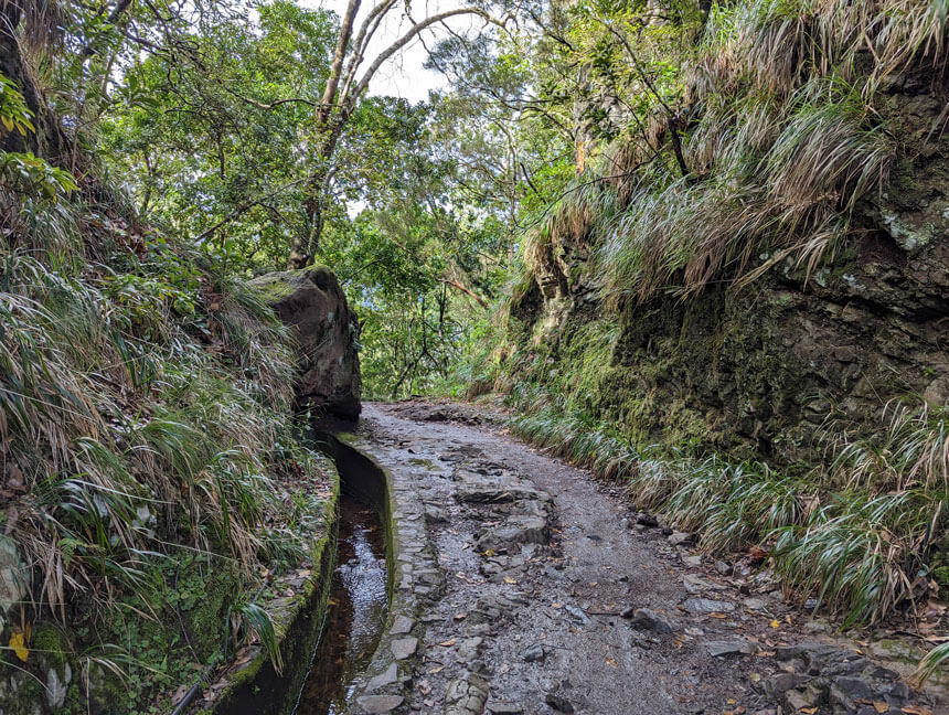 At points, the walk takes you between huge rocks