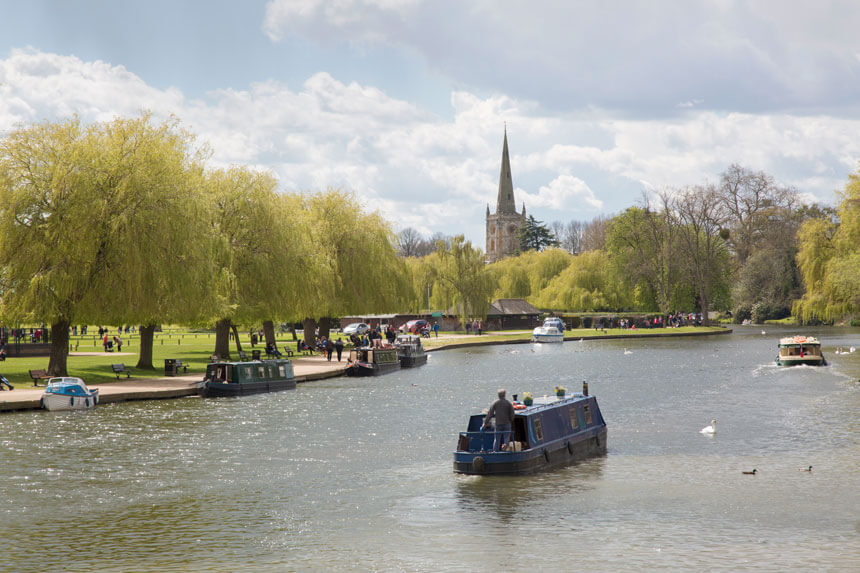 A narrowboat on the River Avon in Stratford-upon-Avon