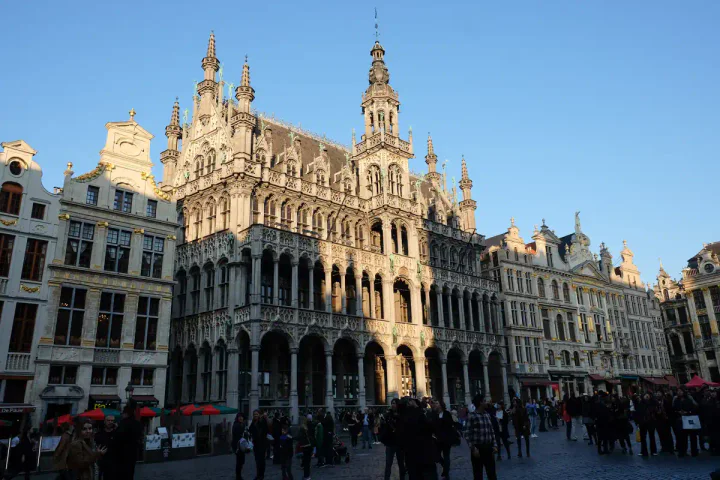 Tall, magnificent old buildings at the Grand Place in Brussels