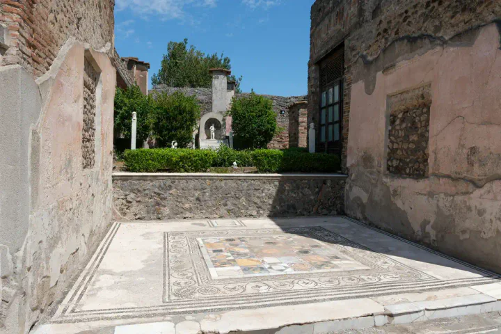 A villa with a pretty garden at Pompeii