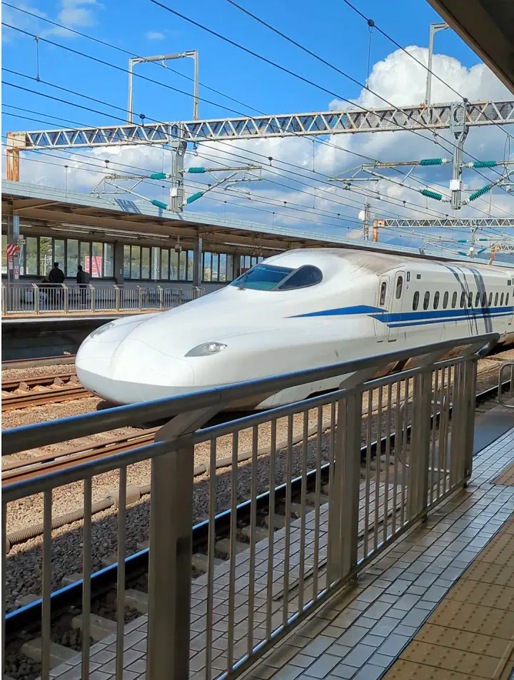A bullet train from Tokyo passing through Odawara