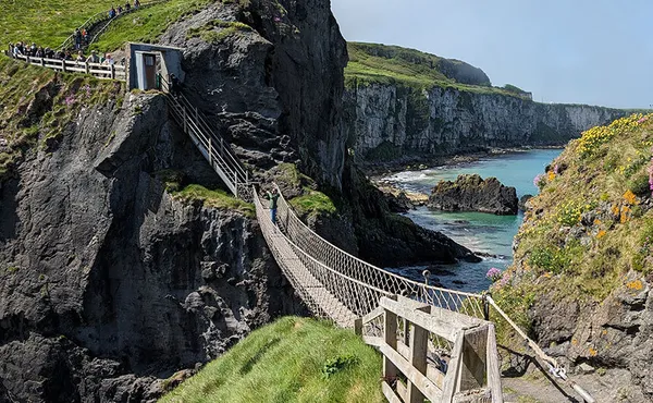 Carrick-a-Rede rope bridge: a must-see on the Causeway Coast