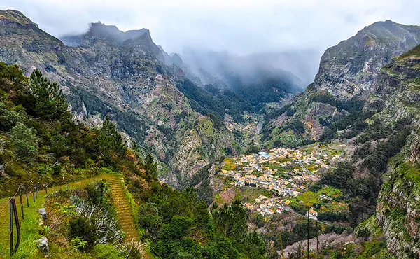 The Nuns' Path: Eira do Serrado to Curral das Freiras, Madeira