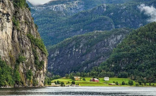 Mostraumen fjord cruise review: the best short tour from Bergen
