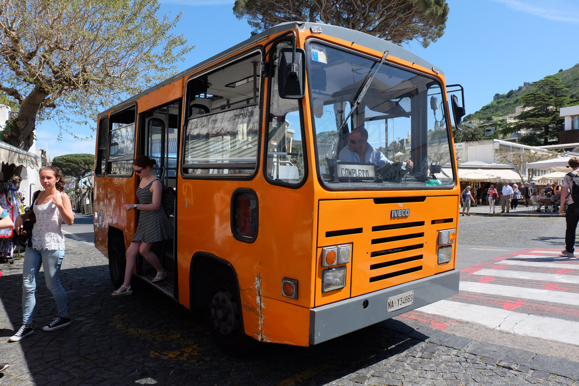 The tiny, terrifying bus to Anacapri