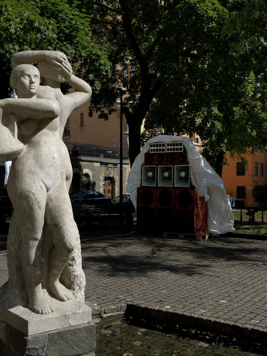 A soundsystem on Mosebacke Torg for Make Music Sthlm festival