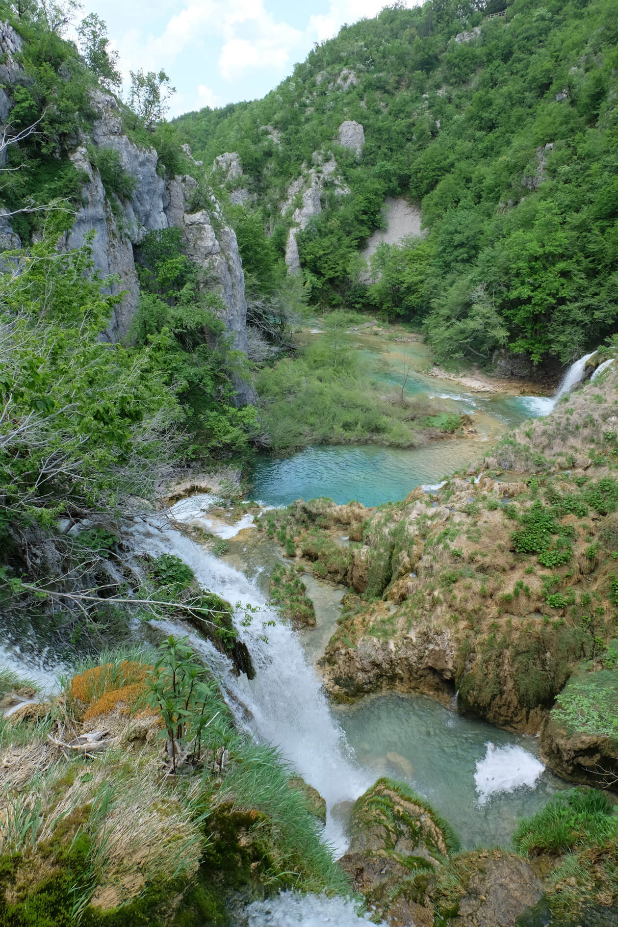 The water pouring into the ground from every direction