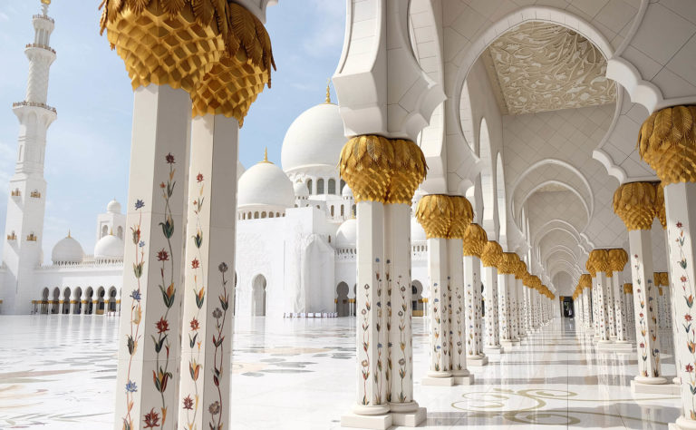 Visiting the Sheikh Zayed Grand Mosque in Abu Dhabi on a day trip from Dubai
