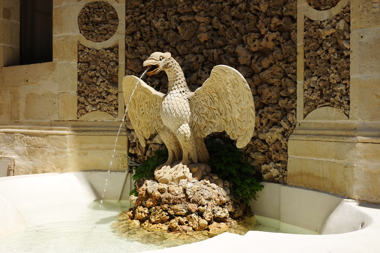 A rather Game of Thrones-y fountain