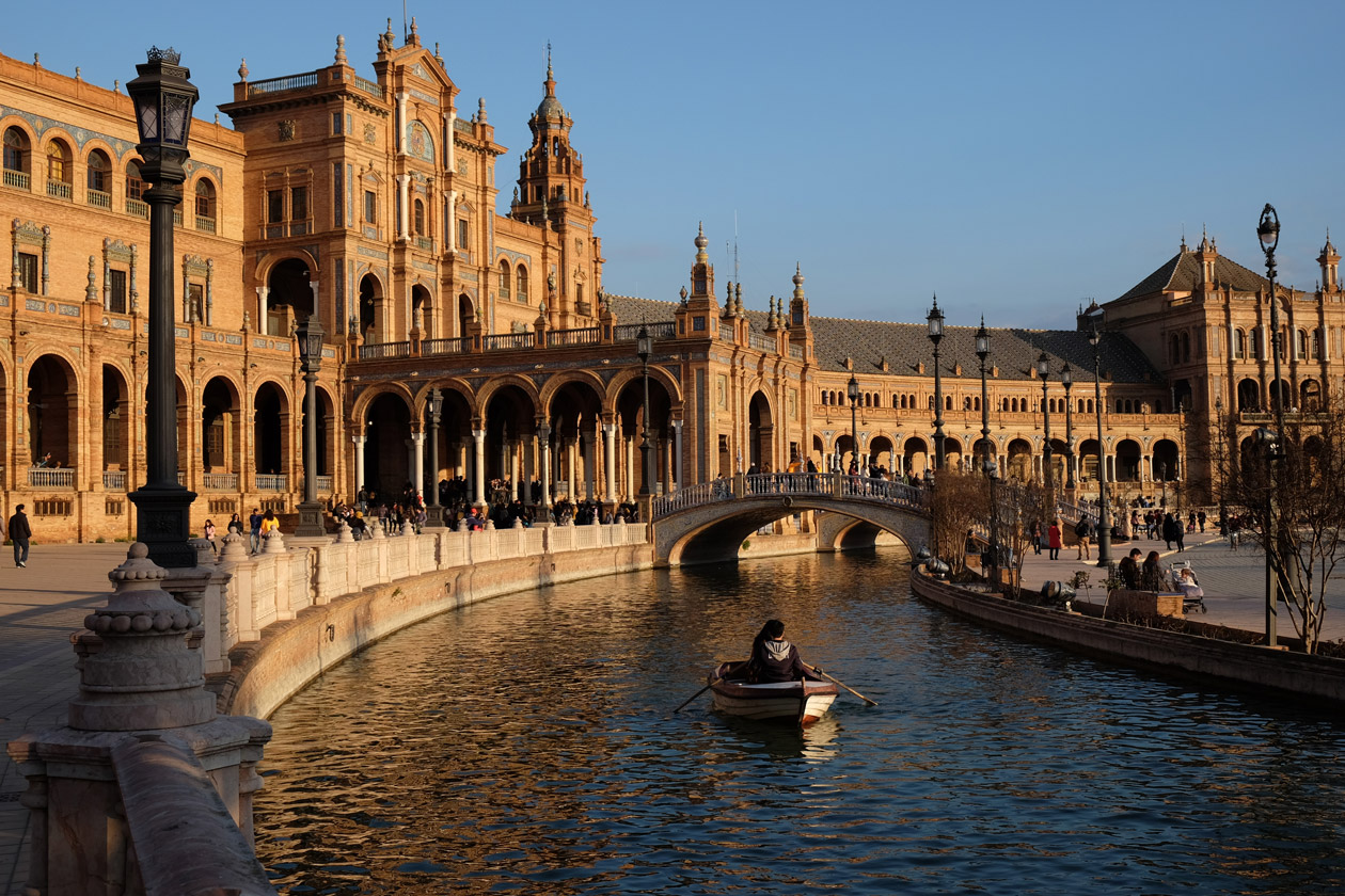 Plaza de España just before sunset