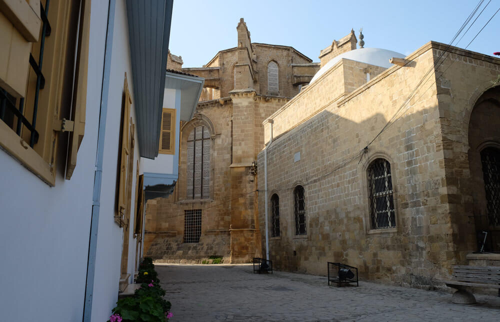 The attractive back streets behind the Selimiye Mosque