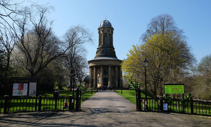 The Congregational Church in Saltaire is just across the road from Titus Salt's mill