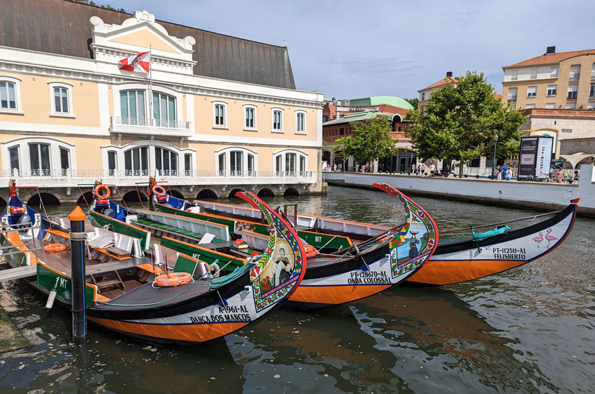 Moliceiro boats moored in front of the Assembleia Municipal de Aveiro