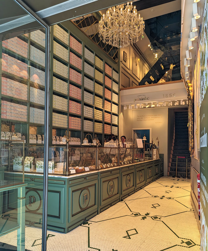 Inside the beautiful Confeitaria Peixinho sweet shop, which claims to sell the most authentic ovos moles in Aveiro. It's definitely the prettiest place to give them a try!