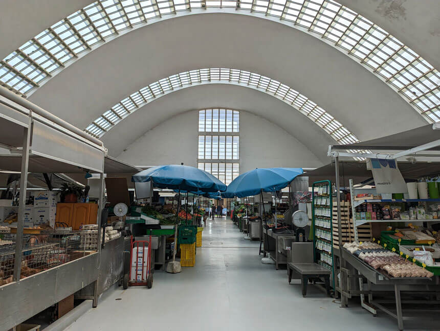 The Mercado Municipal de Matosinhos is in a spectacular 1950s building