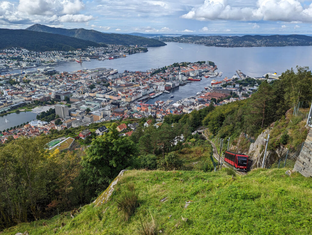 A bright morning in Bergen at the top of the Fløyen mountain, but the rain soon arrived! 