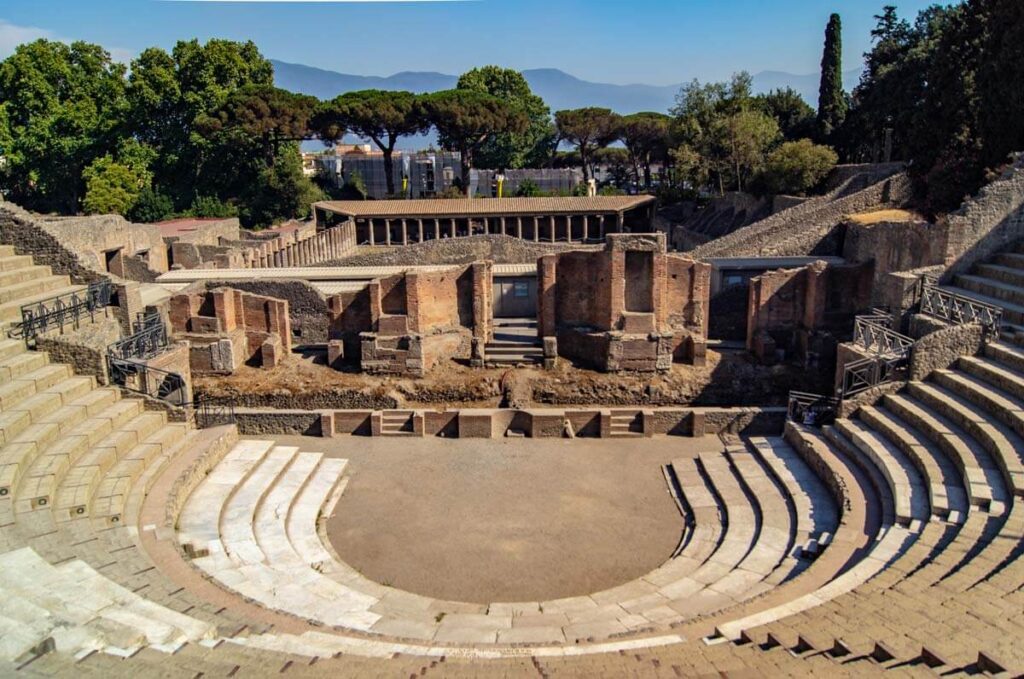 The horseshoe-shaped Teatro Grande