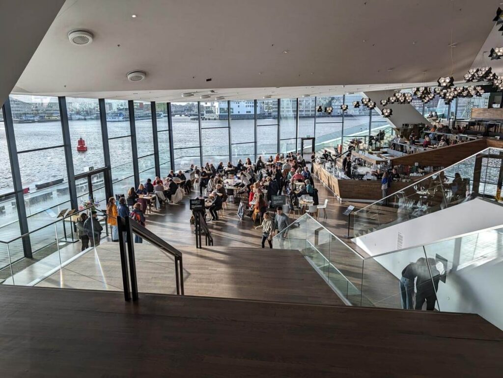 The restaurant and arena area is full of light, with a wonderful view of the river IJ