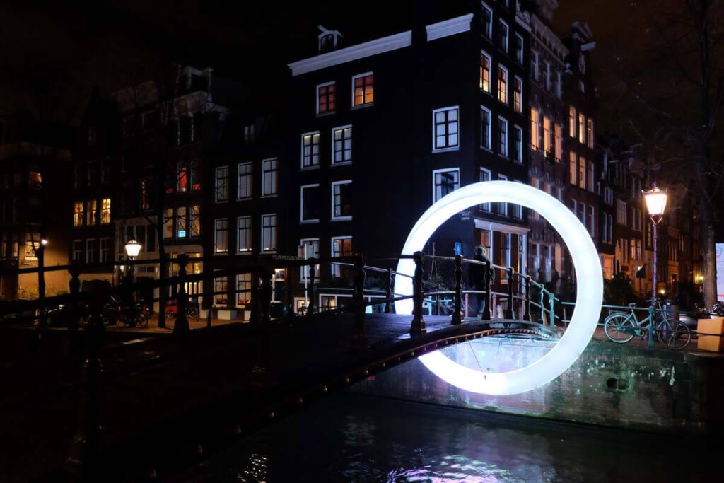 I first visited the Amsterdam Light Festival in December 2014. This installation circled the picturesque Melkmeisjesbrug (Milkmaid’s Bridge)