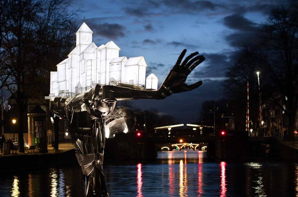 Atlas at the Amsterdam Light Festival. Photo by Janus can den Eijnden.