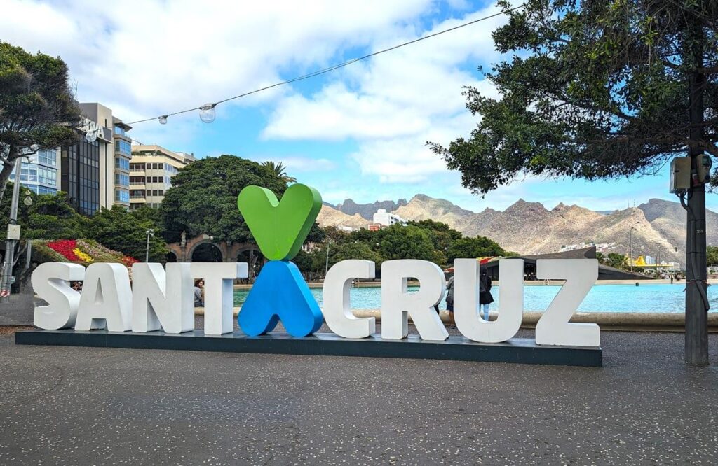 The Santa Cruz sign in front of the circular lake in Plaza de España, Santa Cruz de Tenerife