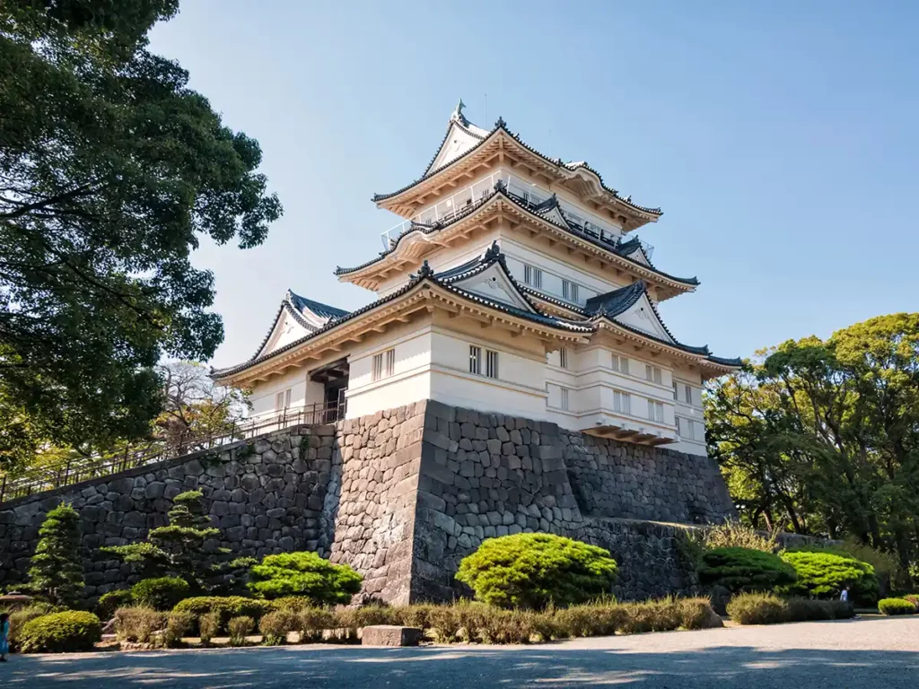 A white, traditionally Japanese style castle in Odawara