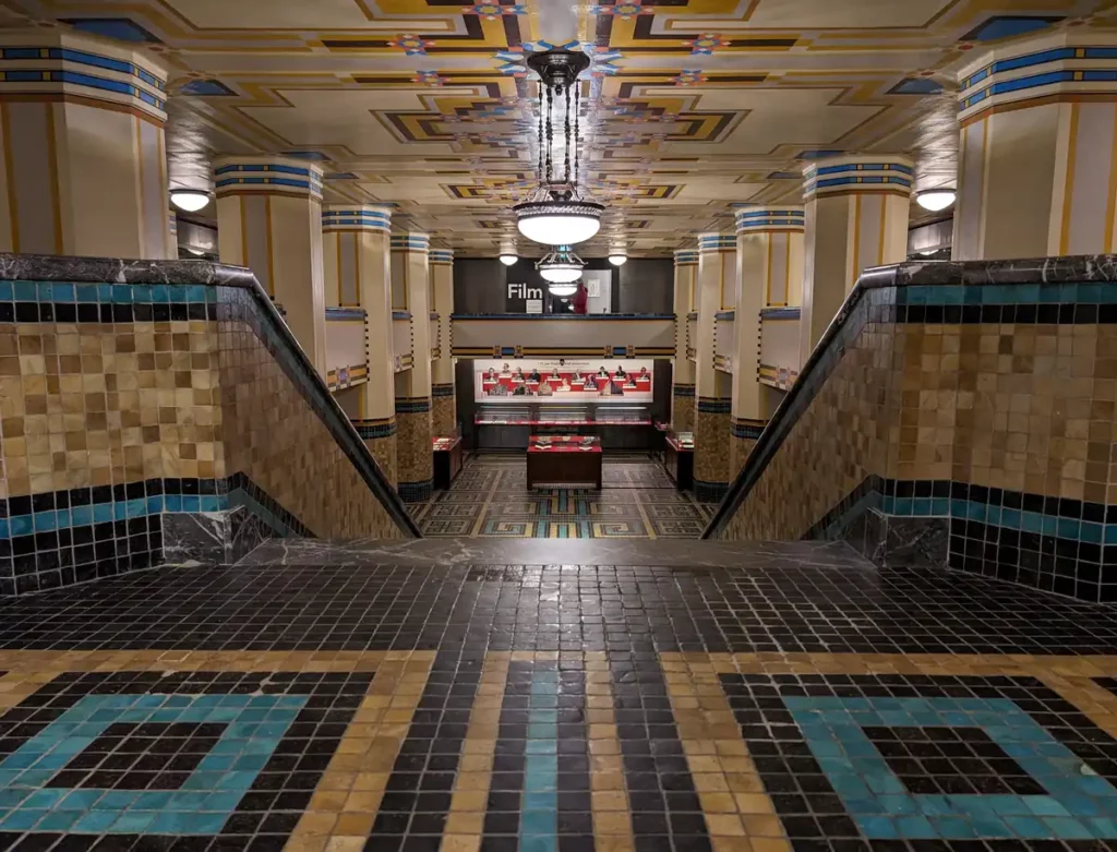 A beautiful, spacious Art Deco tiled hall