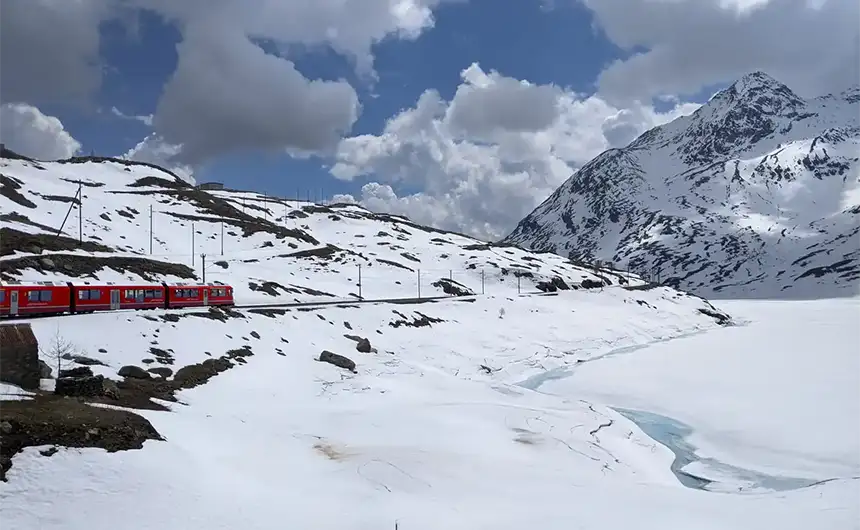 How to combine a trip on the Bernina Express, Switzerland with a stay on Lake Como, Italy