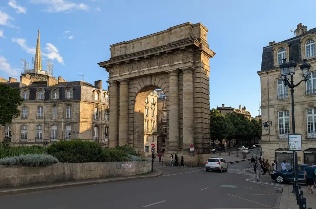 Porte d'Aquitaine, a classical style gate in Bordeaux